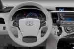 Toyota Sienna LE 2010 года